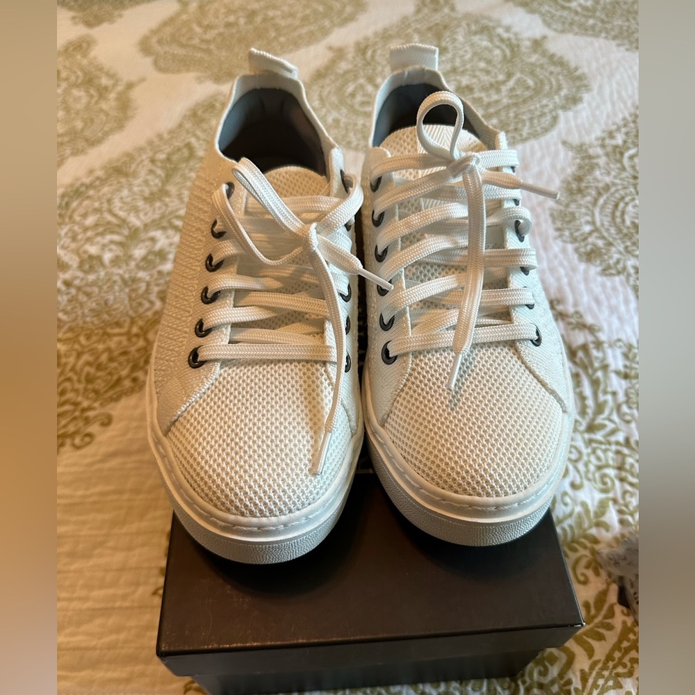 Eileen Fisher white stretch Clifton 4 lace up sneakers 7.5 new